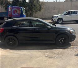 مێرسێدس بێنز GLA